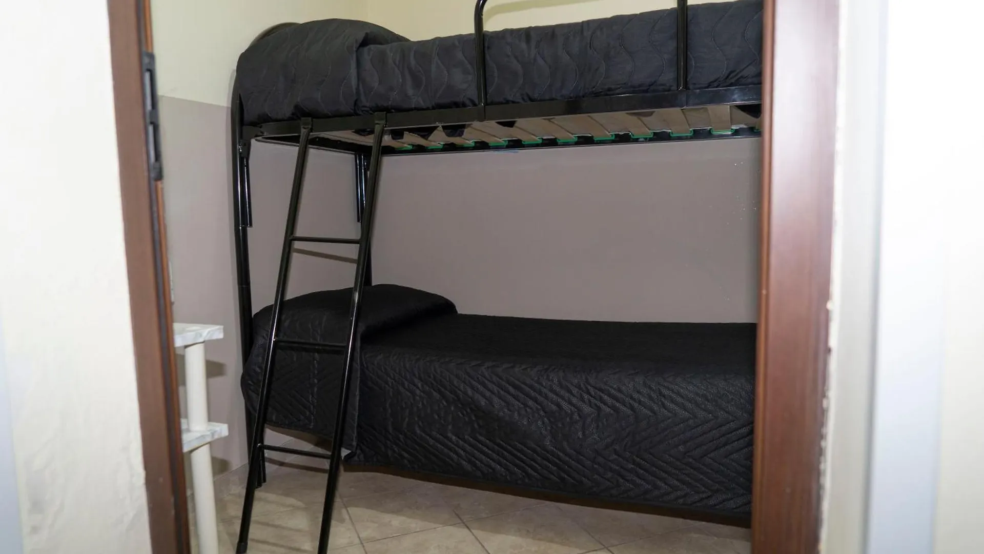 Casa Indipendente E Ben Servita A CTA 0*,  Itálie